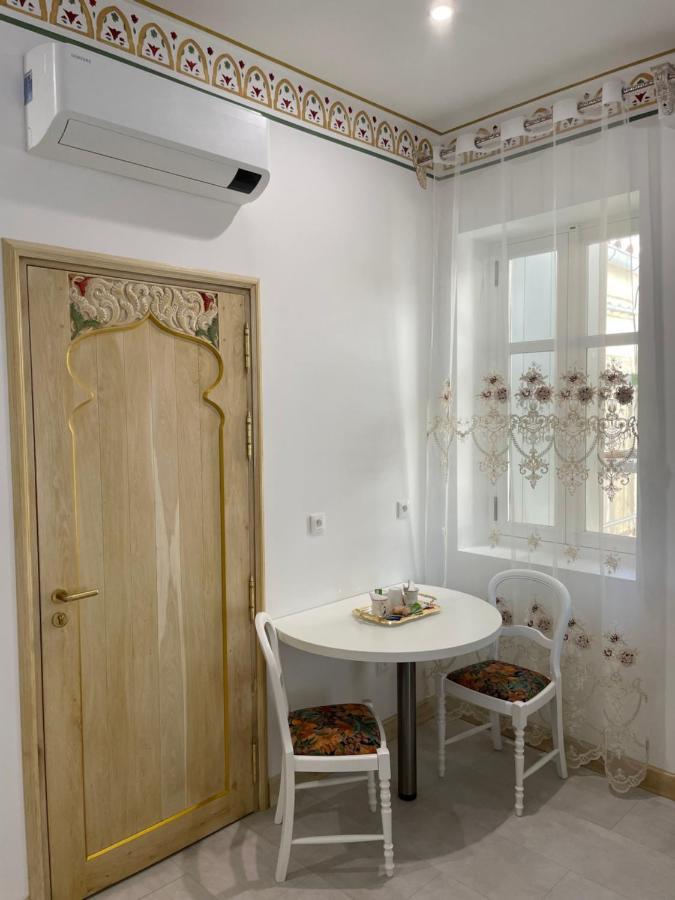 Chambre Orientale Cherazade Maison De L'Eglise นาร์บอนน์ ภายนอก รูปภาพ