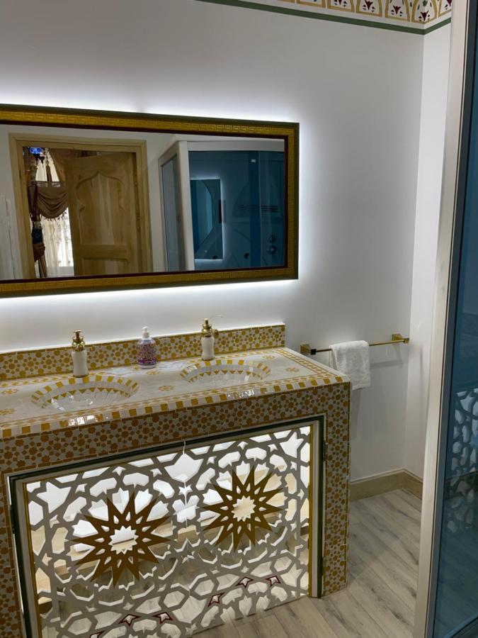Chambre Orientale Cherazade Maison De L'Eglise นาร์บอนน์ ภายนอก รูปภาพ